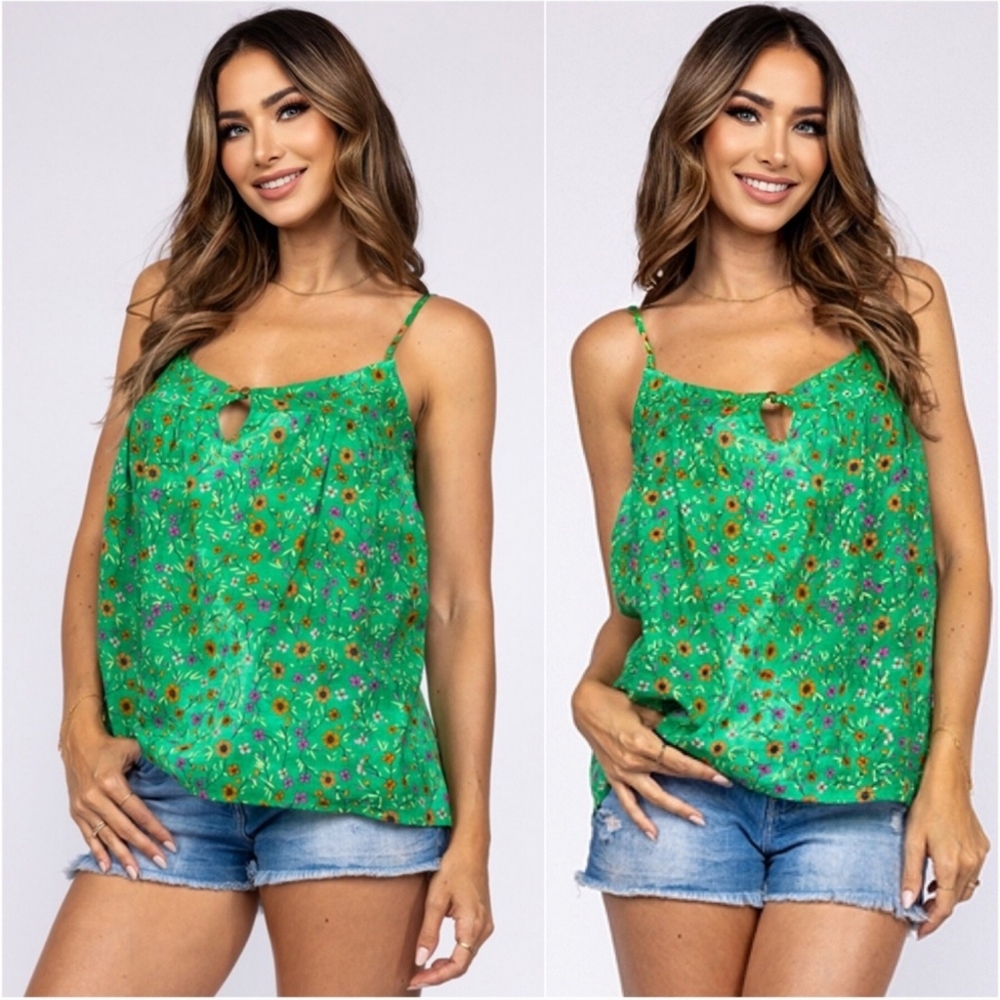 Kelly green floral print loose flowy everyday top - Large
